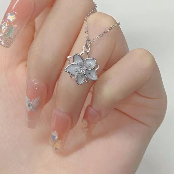 Silver Flower Pendant Necklace - Picture 1 of 3